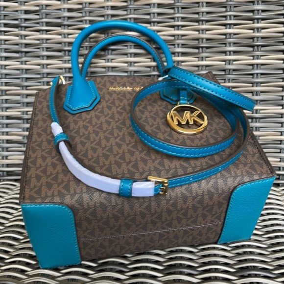 Michael Kors Mercer Medium Messenger Bag - Picture 14 of 16